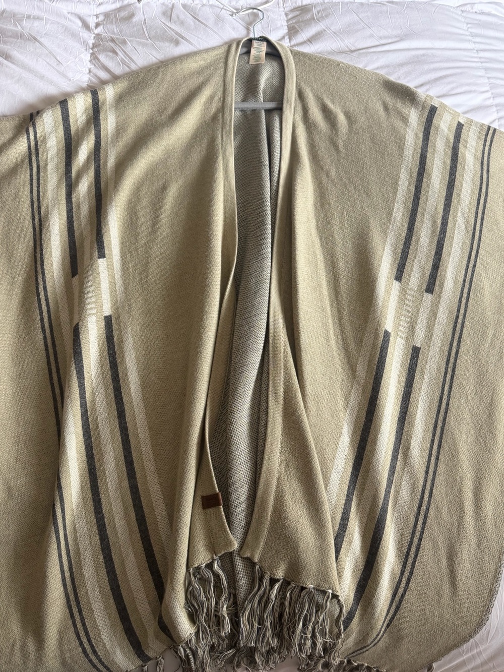 Roots Maple Leaf Drapey Poncho - Picture 2 of 7
